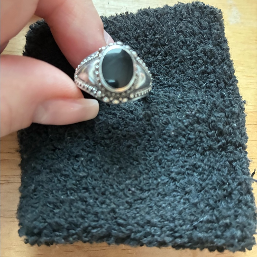 Elegant Silver and Black Women's Ring